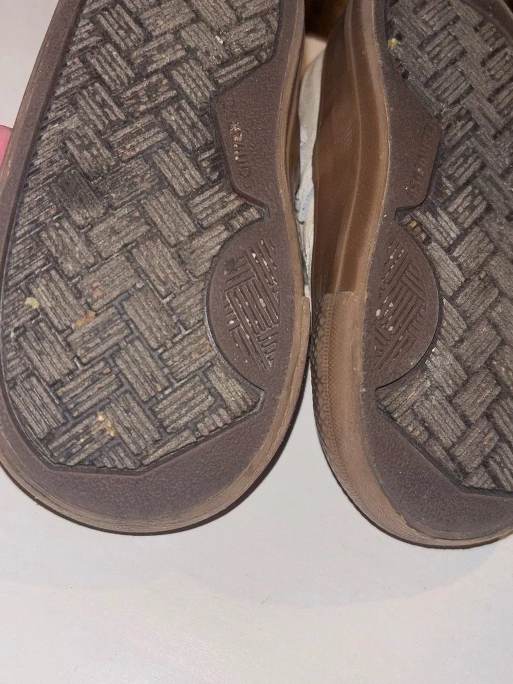 Converse Kids Low Top Sneakers in Cream and Brown (4 toddler)